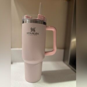 ✨🤍 LIGHT PINK 40oz STANLEY